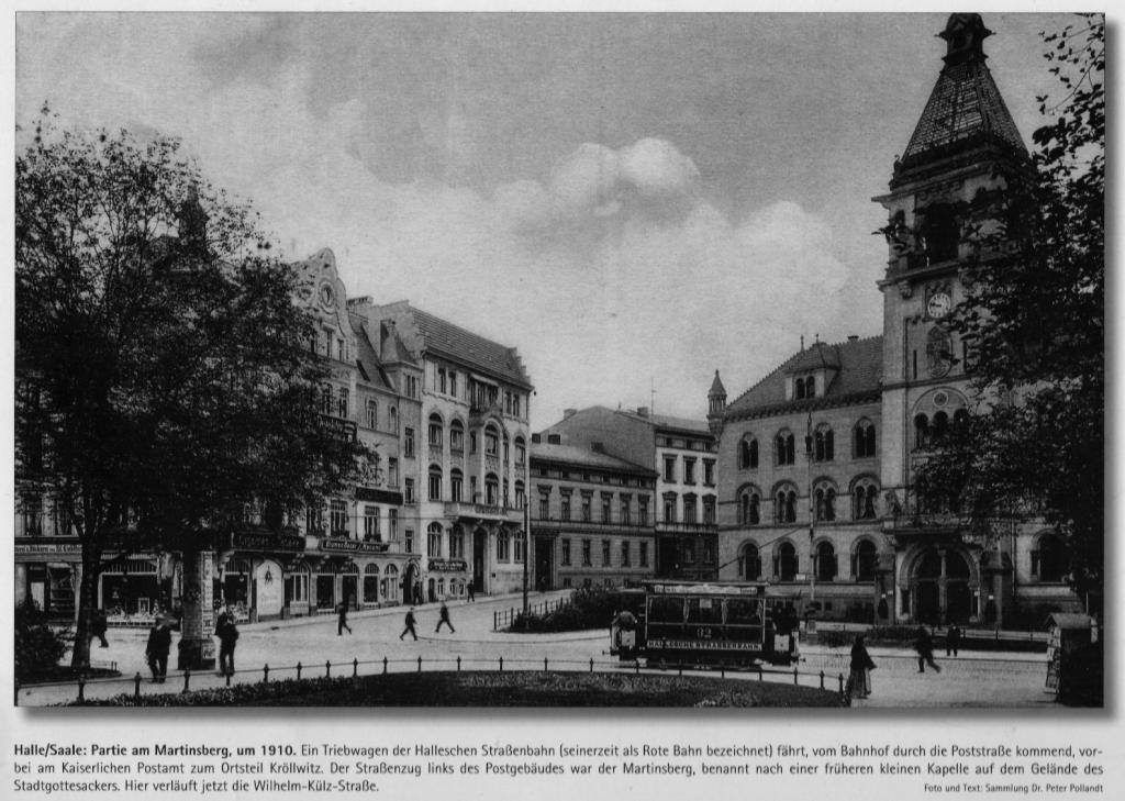 Historische Halle-Fotos am nächsten Info-Stand